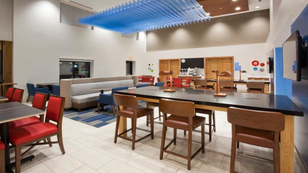 Holiday Inn Express Hotel & Suites RIPLEY by IHG - photo 41