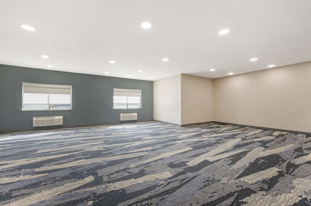Comfort Inn Kendallville IN - photo 29