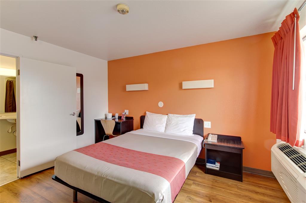 Motel 6 Amherst OH Cleveland West Lorain - photo 15