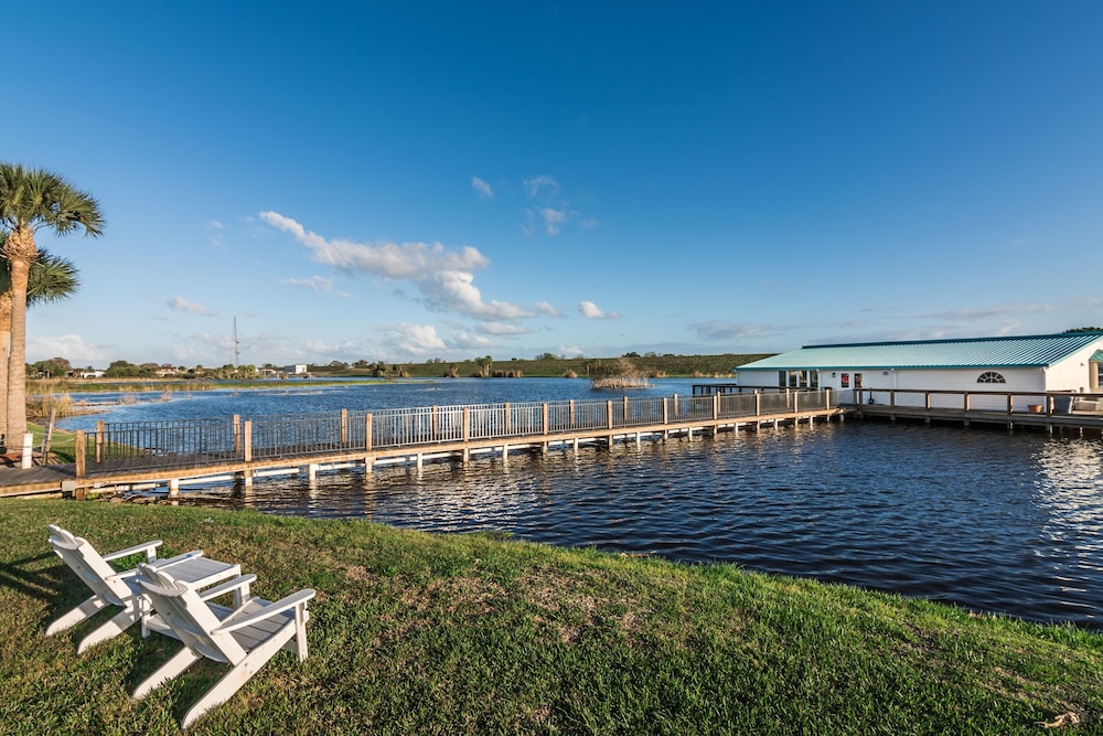 Days Inn & Suites by Wyndham Lake Okeechobee - photo 75