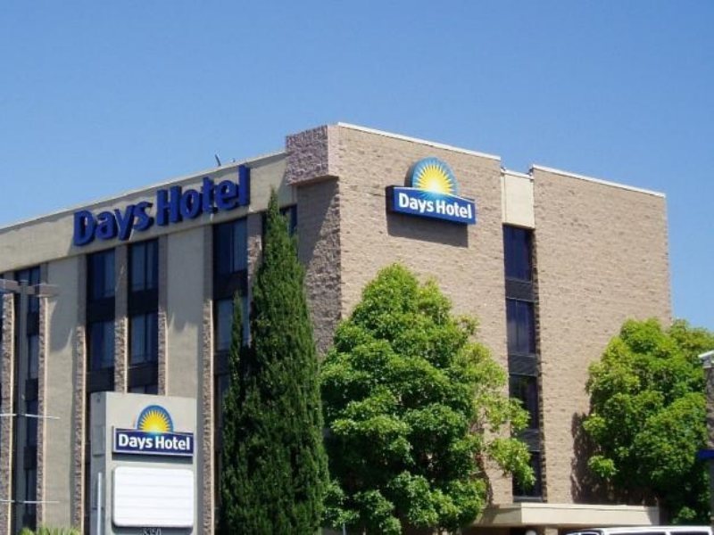 Days Hotel by Wyndham Oakland Airport Coliseum in Oakland, United States