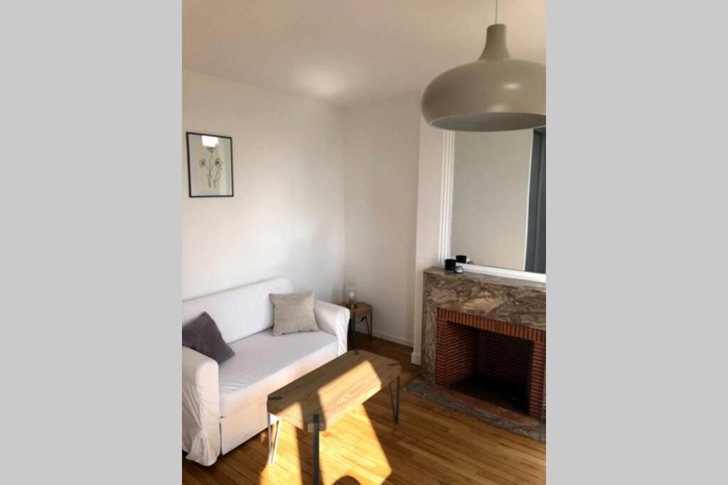Le Seize Parking Prive — hotel in Chalons-En-Champagne