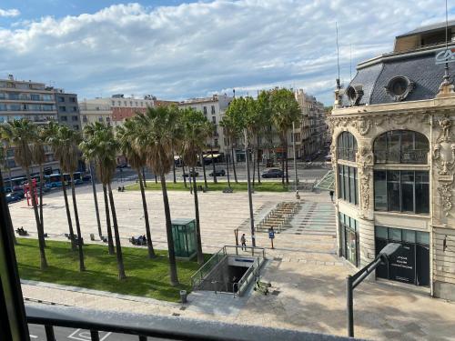 Appartement D Artiste Lumineux Central 76m2 — 4-Star Luxury Hotel in Perpignan, France