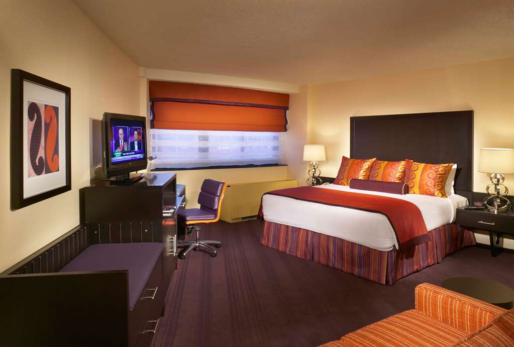 Washington Plaza Hotel - photo 8