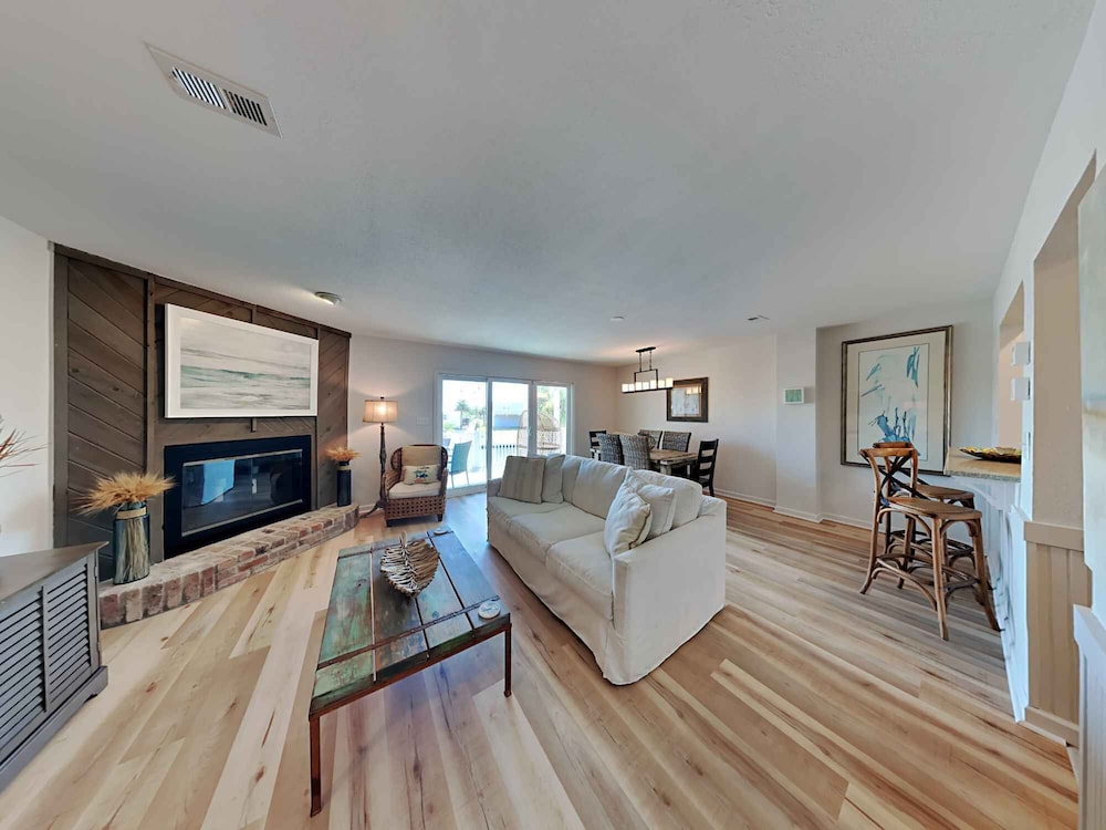 Creole Cottage by Southern Vacation Rentals — 4-Star Luxury Hotel in Pensacola, United States
