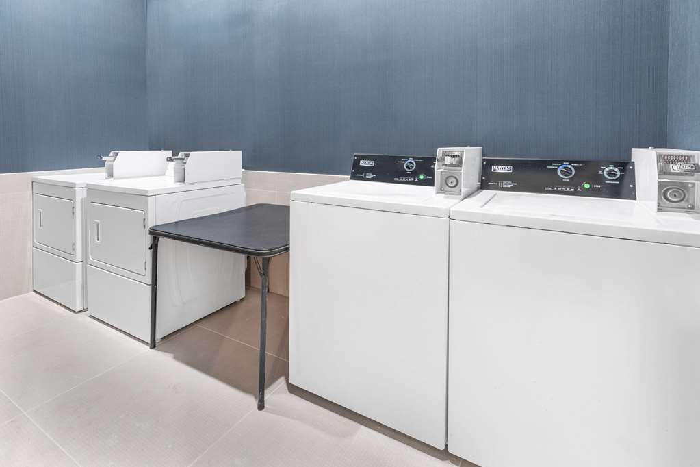La Quinta Inn & Suites by Wyndham Pharr RGV Medical Center - photo 50