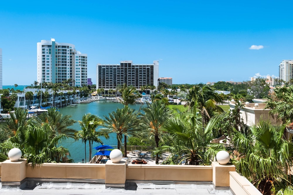 Harbor Towers 1 Ground Floor Water View — hotel in Siesta Key