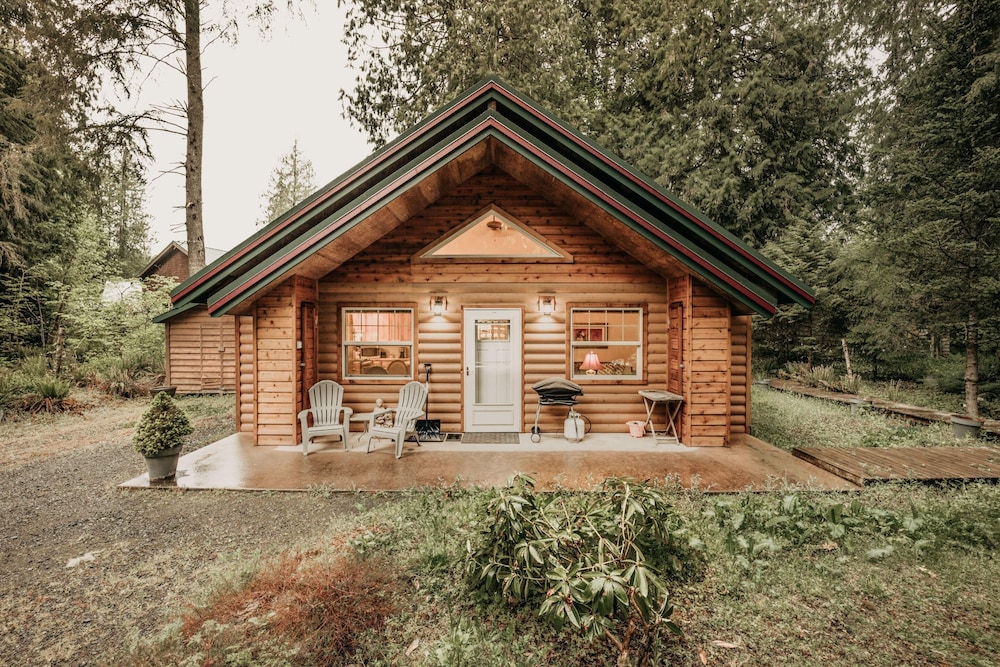 Mt Baker Lodging Cabin 33 Sleeps 8 — 4-Star Luxury Hotel in Peaceful Valley, United States