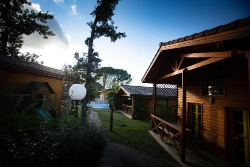 Les Gites Des Palombes — hotel in Fronton