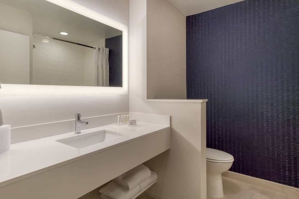 Fairfield Inn & Suites by Marriott Charlotte Belmont - photo 25