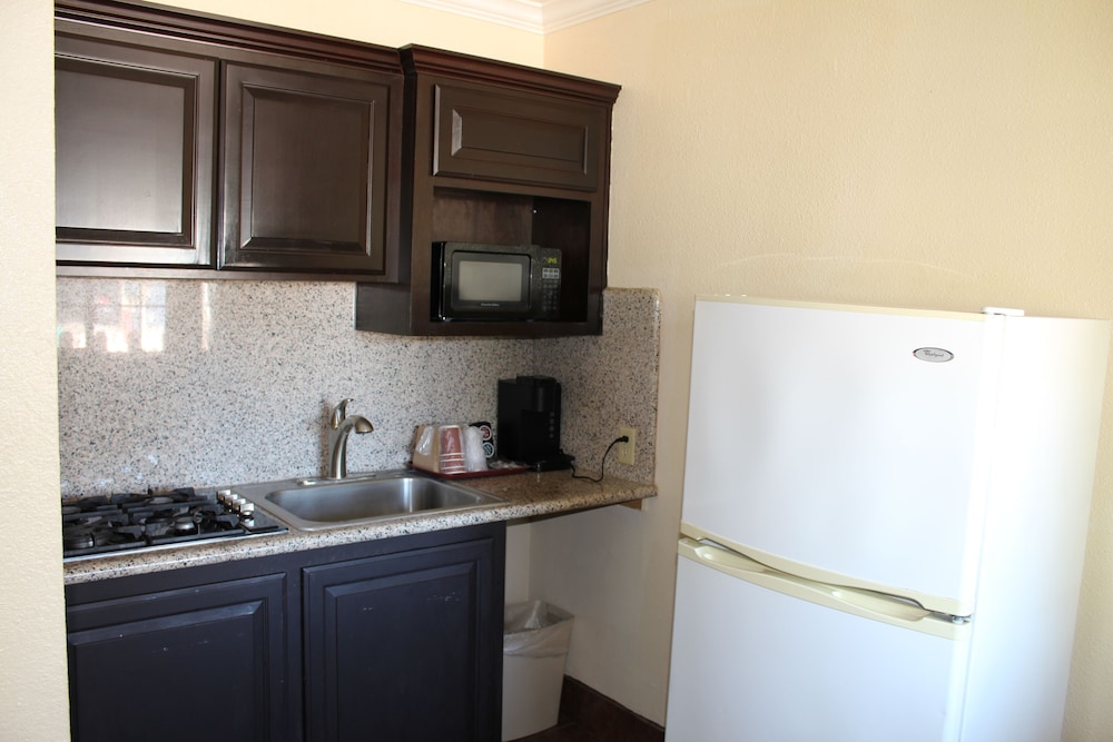 Riverside Inn & Suites Santa Cruz - photo 33