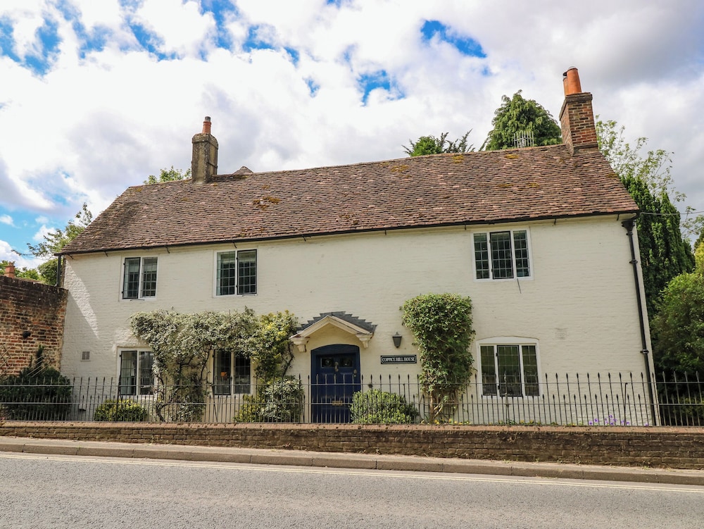 Coppice Hill House — 4-Star Luxury Hotel in Southampton, United Kingdom