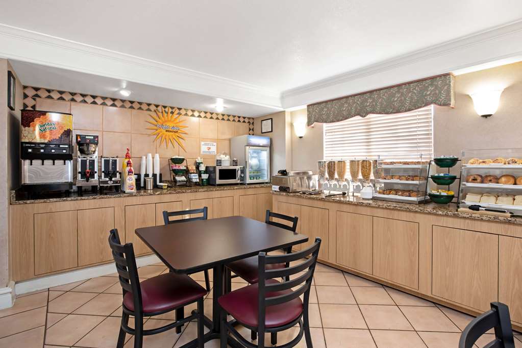 La Quinta Inn by Wyndham El Paso East Lomaland - photo 27