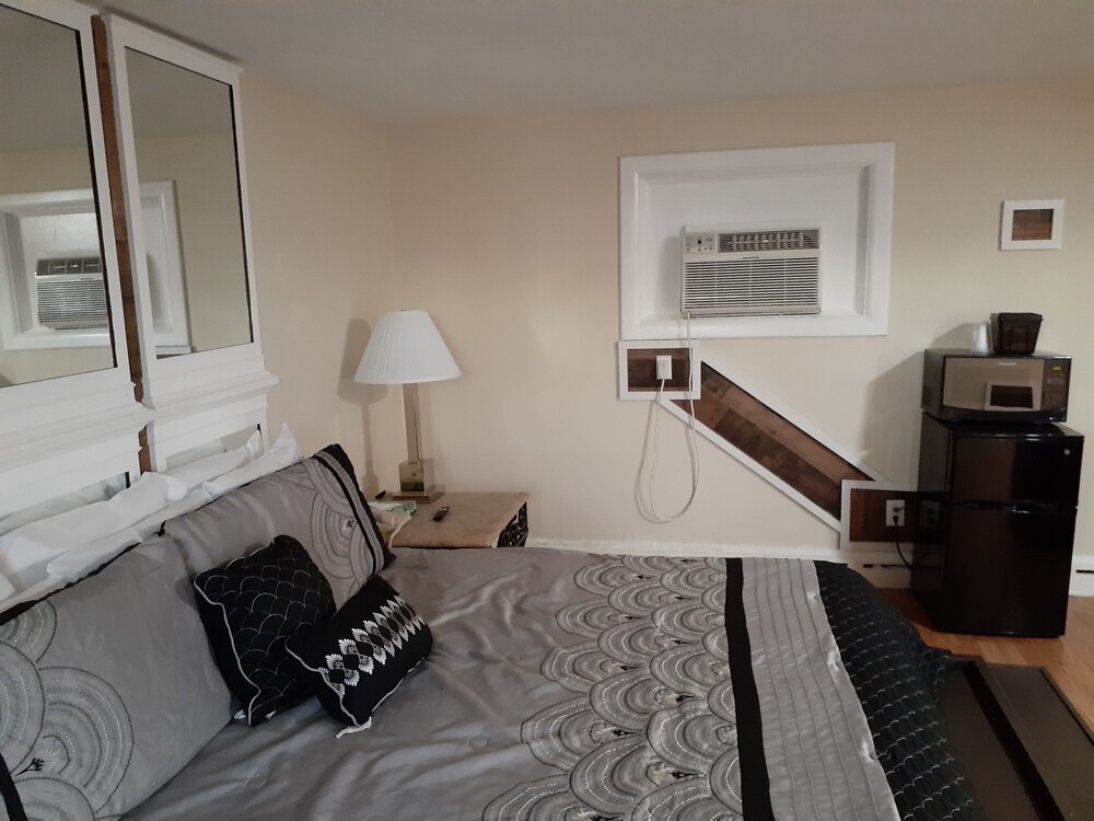 Town Line Motel - photo 40