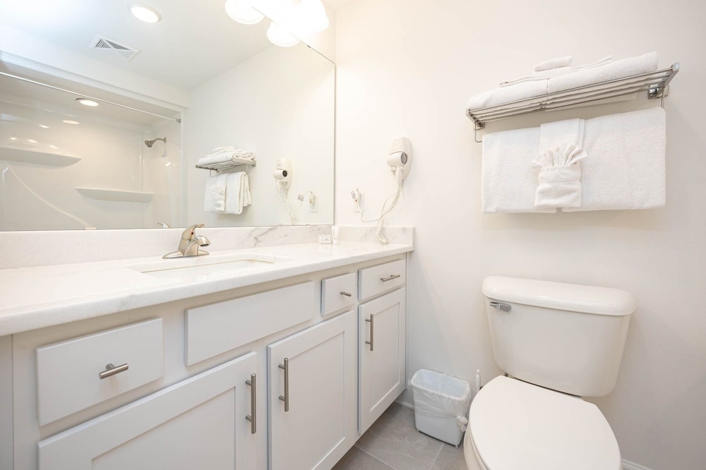 Phoenix Gulf Towers 1506 2 Bedroom Condo - photo 15