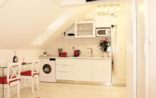 Angelus Apartments