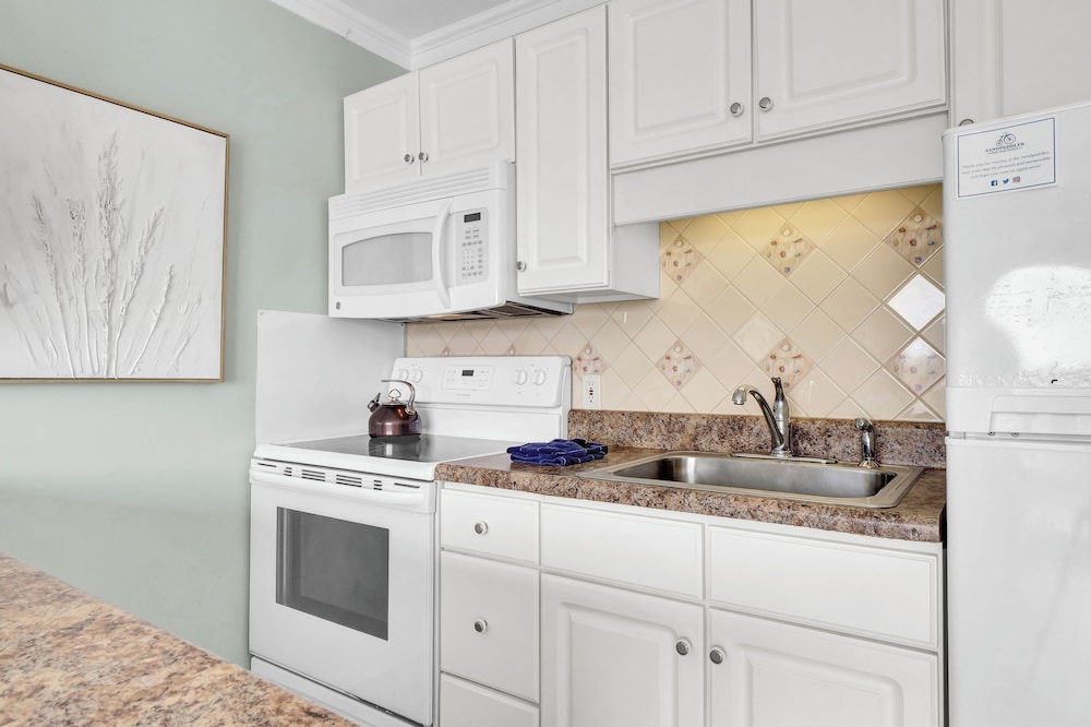 Sandpeddler Inn & Suites - photo 138