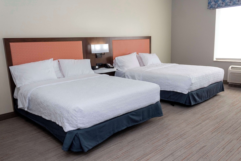 Hampton Inn & Suites Riverton - photo 17