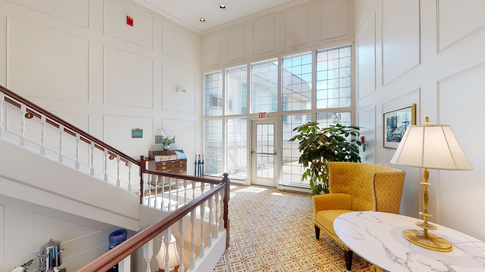 The Farmington Inn & Suites - photo 4