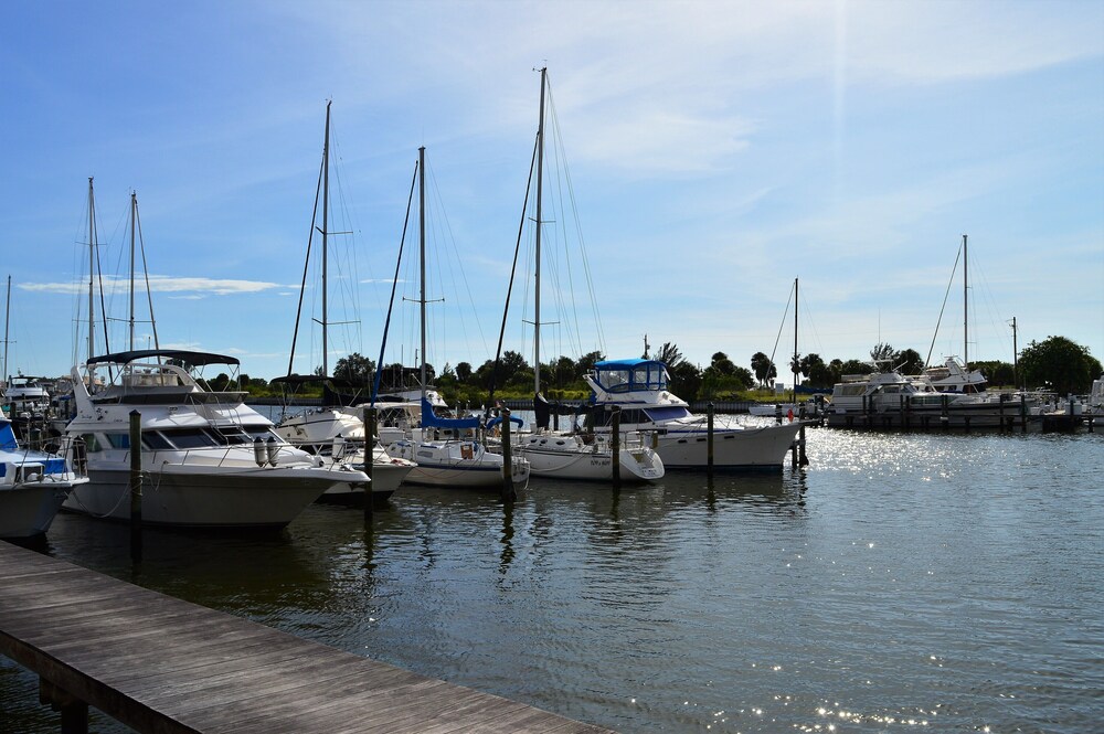 Harborside Suites at Little Harbor - photo 60