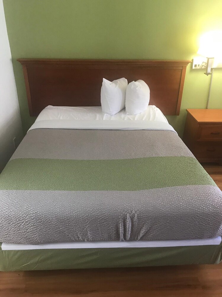 OYO Hotel Centralia - photo 9