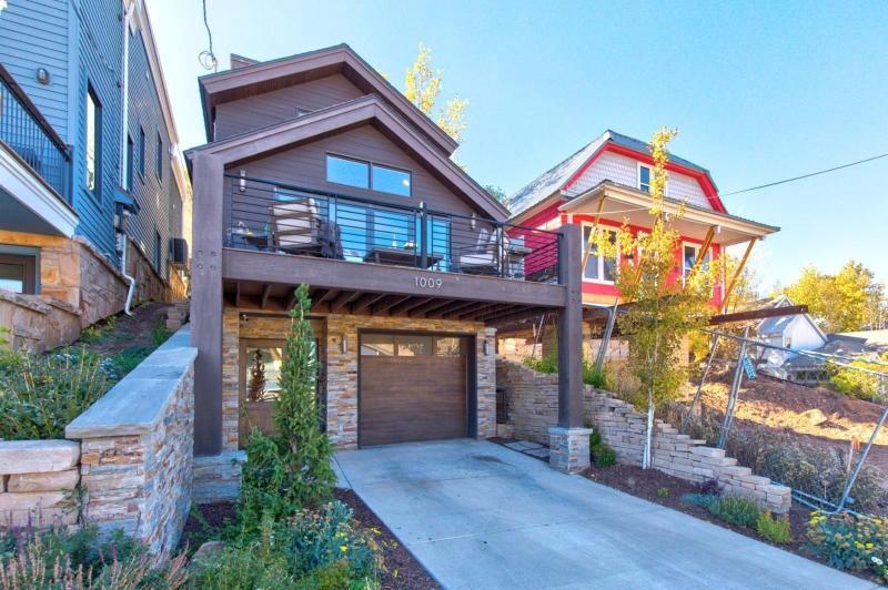 KBM Resorts 4BR with two main suites walk to Town Lift and Park City Mountain Resort PEA 1009 - photo 3