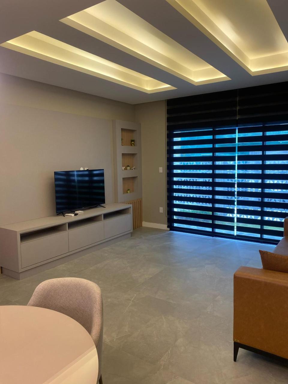 Triplex 3850 Suites