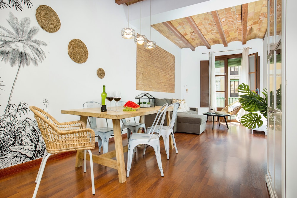 Stay U nique Apartments Girona — 4-Star Luxury Hotel in Barcelona, Spain