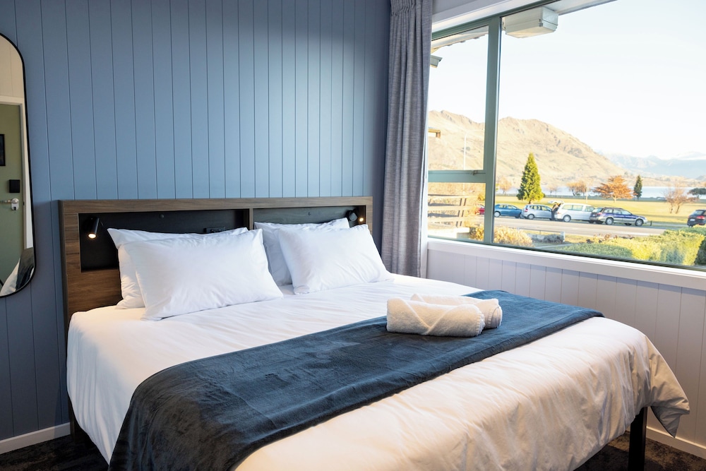 Haka House Wanaka — 5-Star Luxury Hotel in Wanaka, New Zealand
