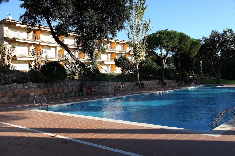 Royal S Alguer Apartamentos — 4-Star Luxury Hotel in Palamos, Spain