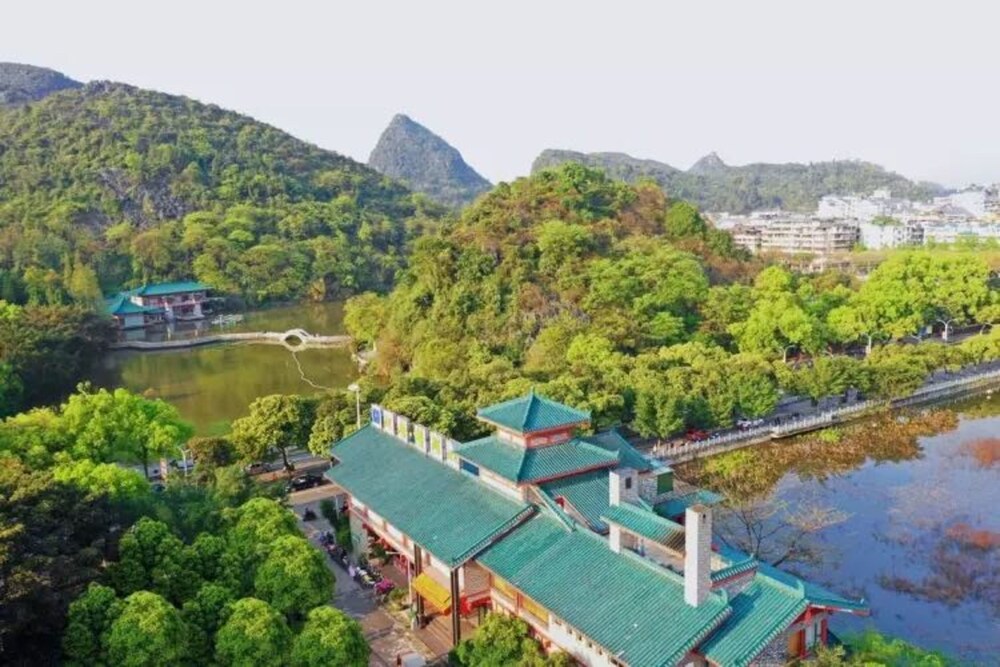 Han Tang Xin Ge Hotel — 4-Star Luxury Hotel in Guilin, People's Republic of China