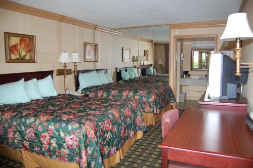 Executive Inn and Suites Springdale - photo 27