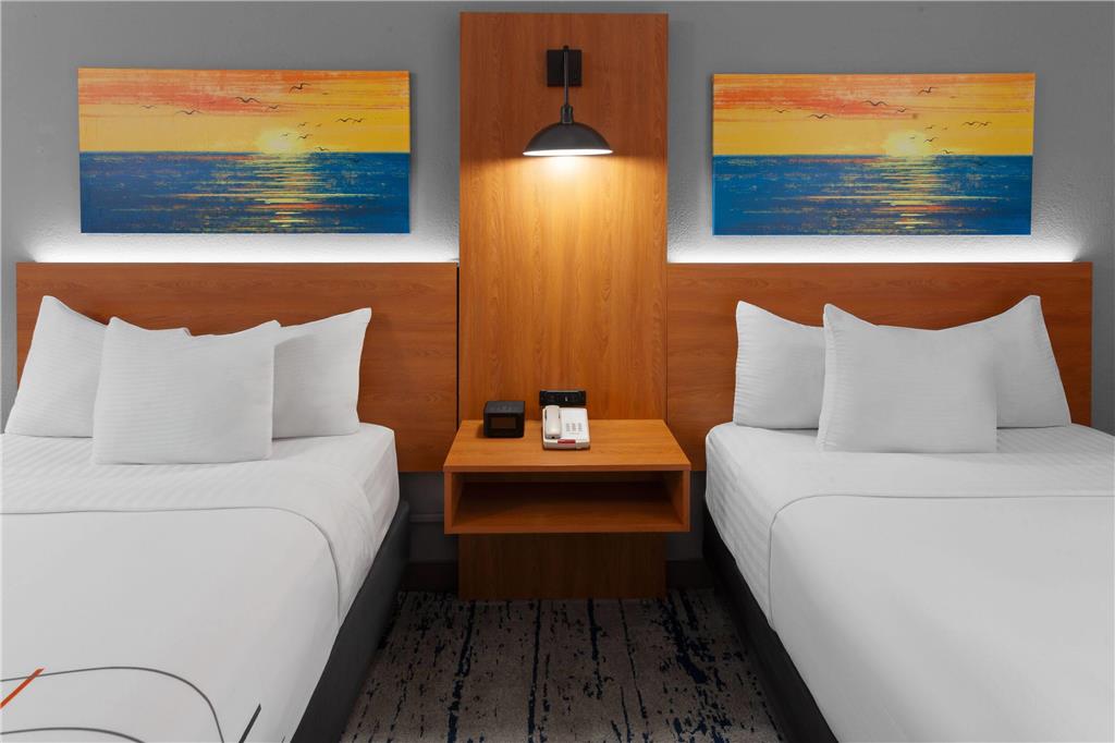 La Quinta Inn by Wyndham Champaign - photo 29