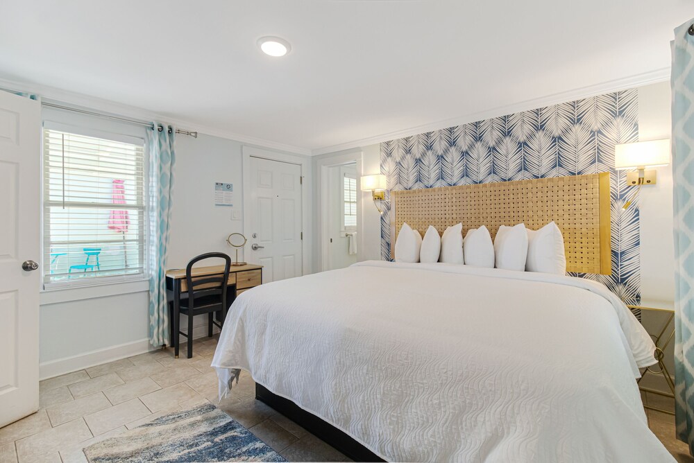 The Inn at River Oaks - photo 54