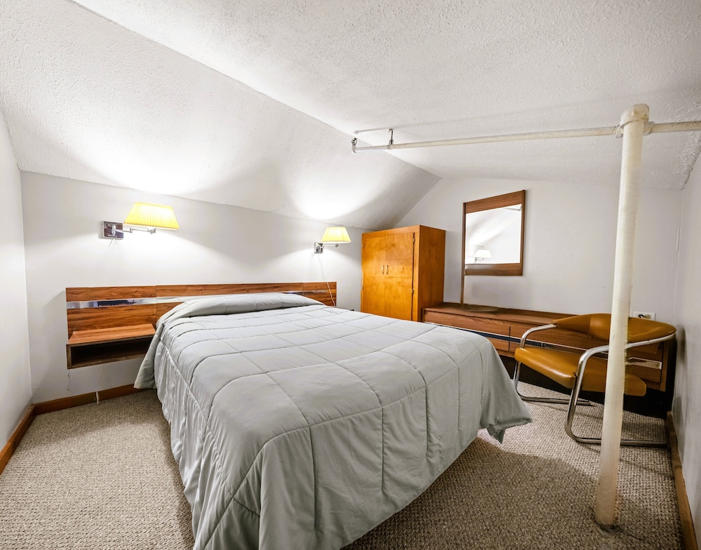 Evergreen Valley Inn - photo 17