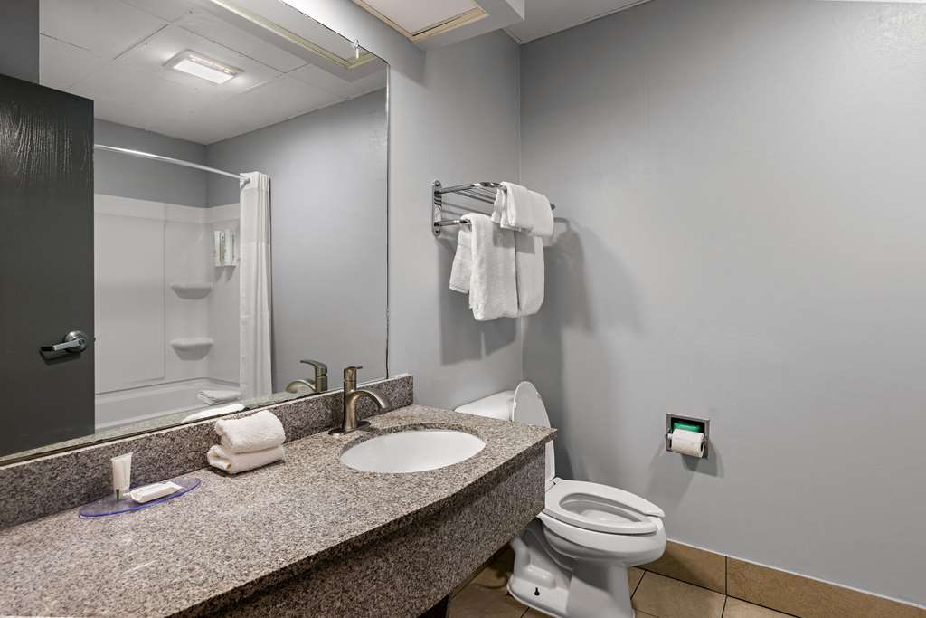 Clarion Pointe Hinesville Near Fort Stewart - photo 8