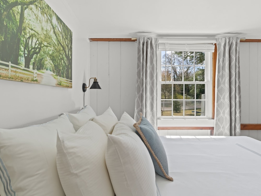The Seagrove Suites & Guest Rooms - photo 24