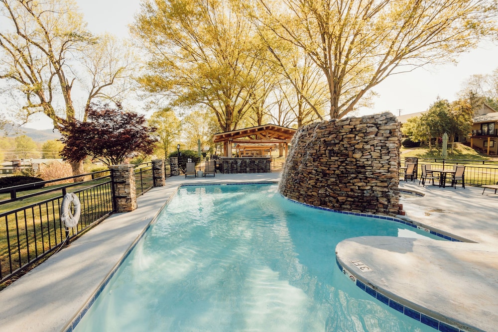 Tremont Lodge & Resort - photo 216