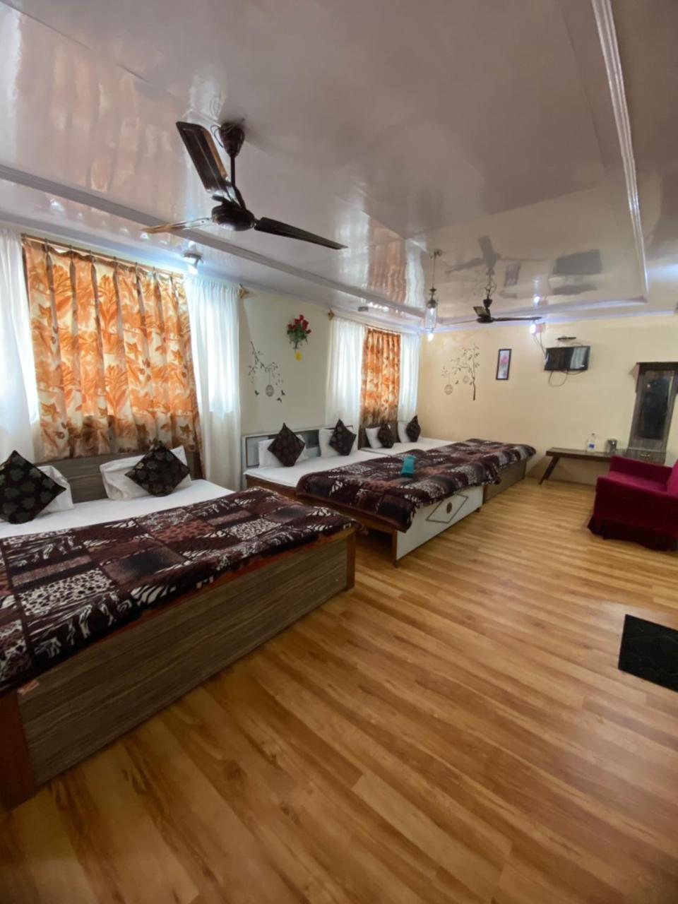Hotel Young Mamta - last minute hotel in Srinagar