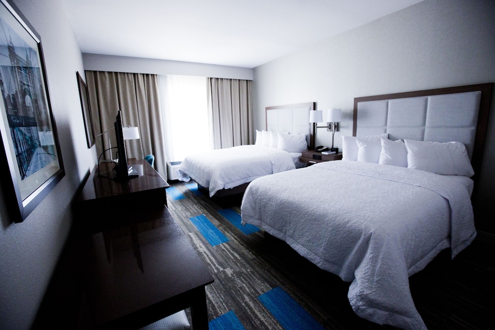 Hampton Inn Blue Ash Cincinnati - photo 9