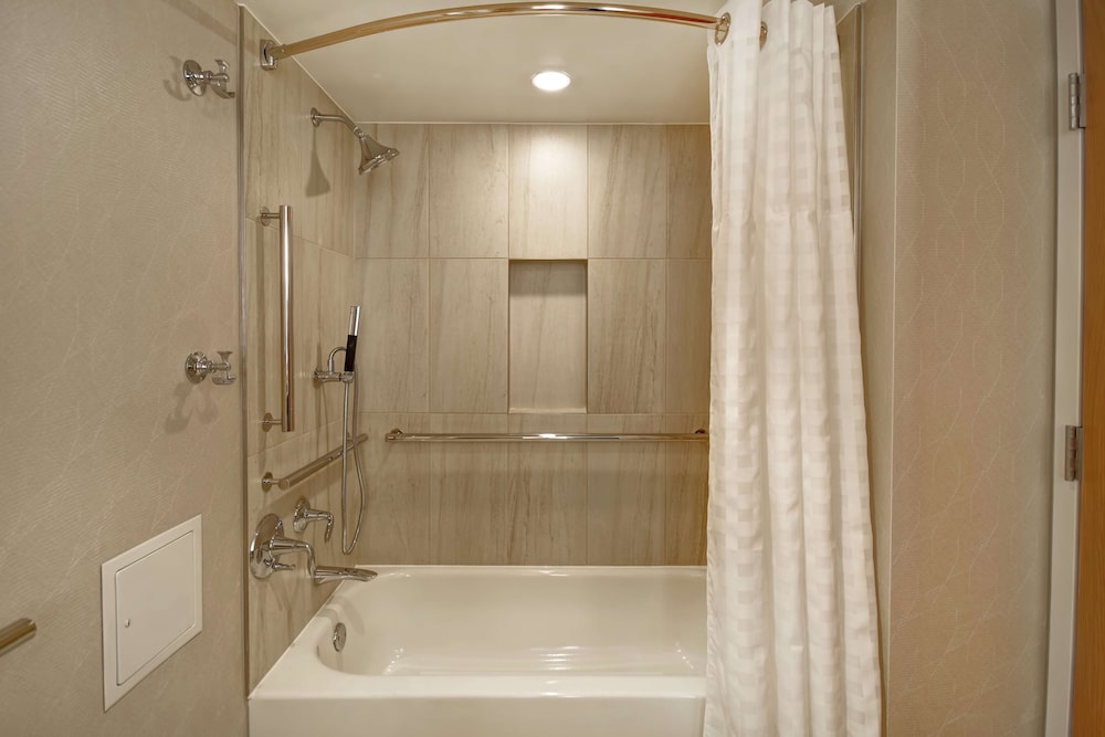 Embassy Suites by Hilton Raleigh Durham Research Triangle - photo 63