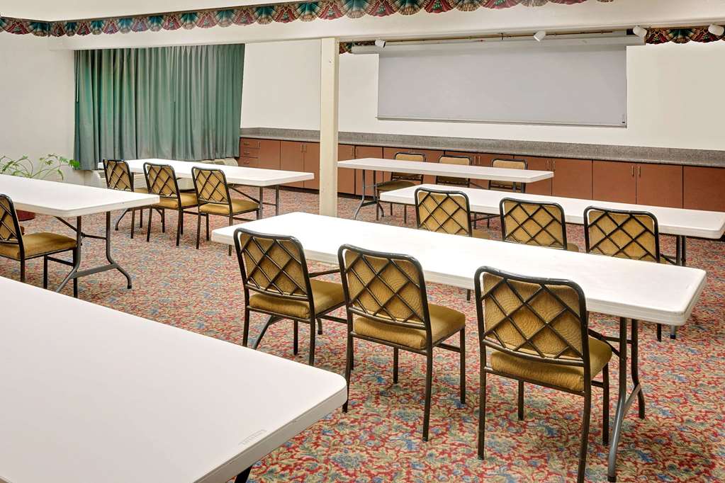 Days Inn & Suites by Wyndham Opelousas - photo 26