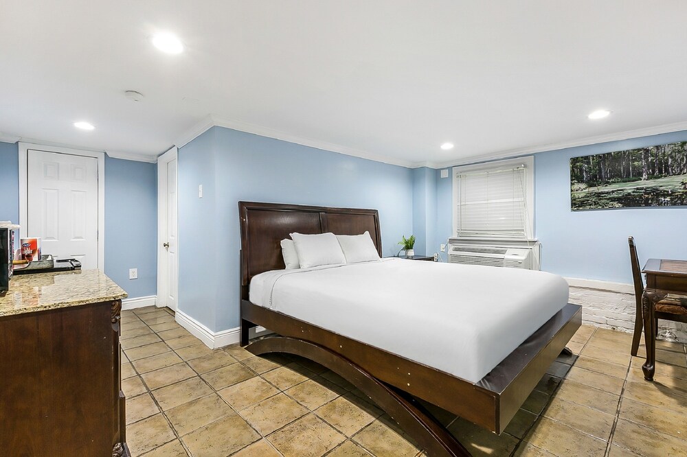 Canal Express Rooms - photo 28