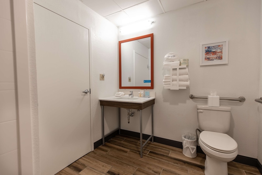 Hampton Inn by Hilton of Kuttawa Eddyville - photo 51