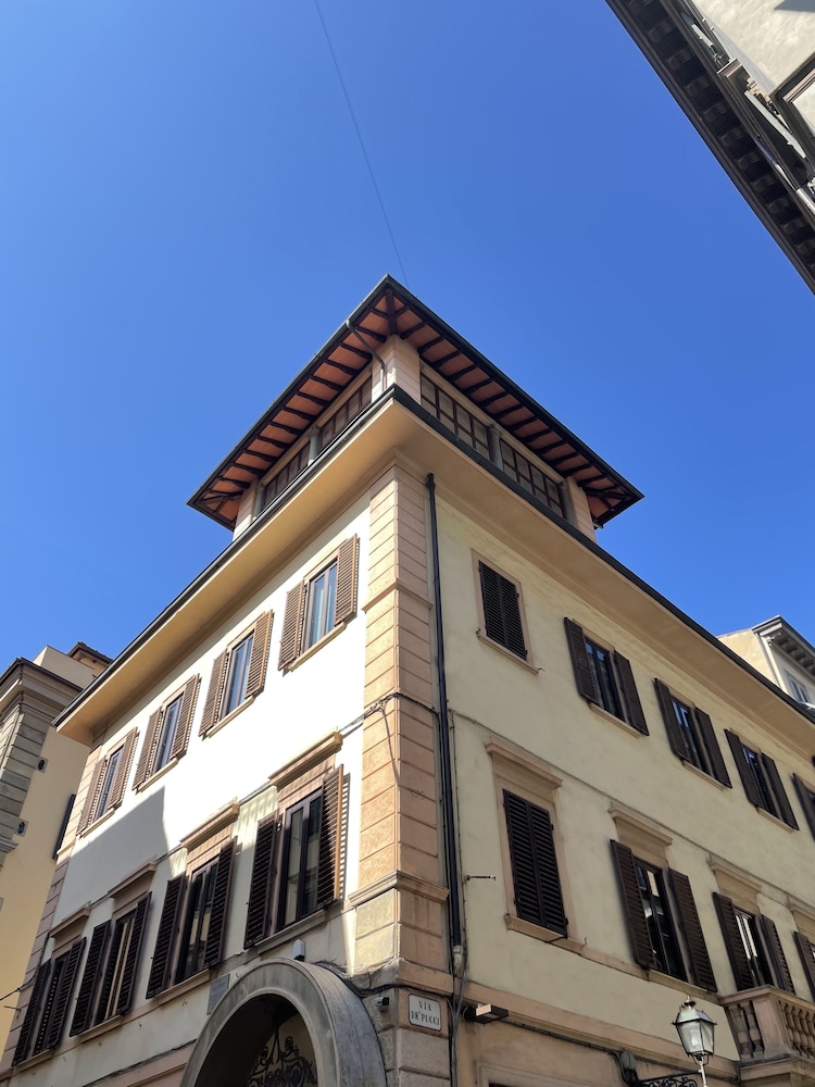 Residenza dei Pucci — 4-Star Luxury Hotel in Florence, Italy