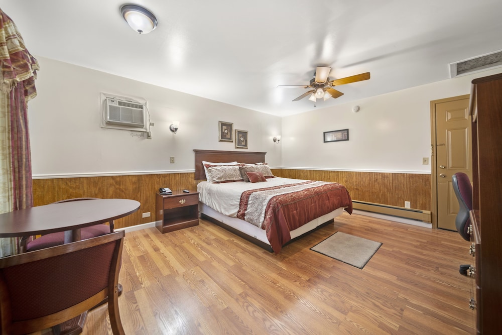 Kingsway Inn - photo 8