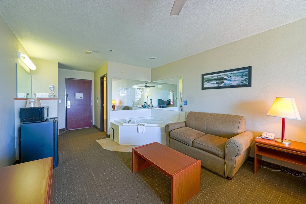 Siletz Bay Beachfront Hotel by OYO Lincoln City - photo 104
