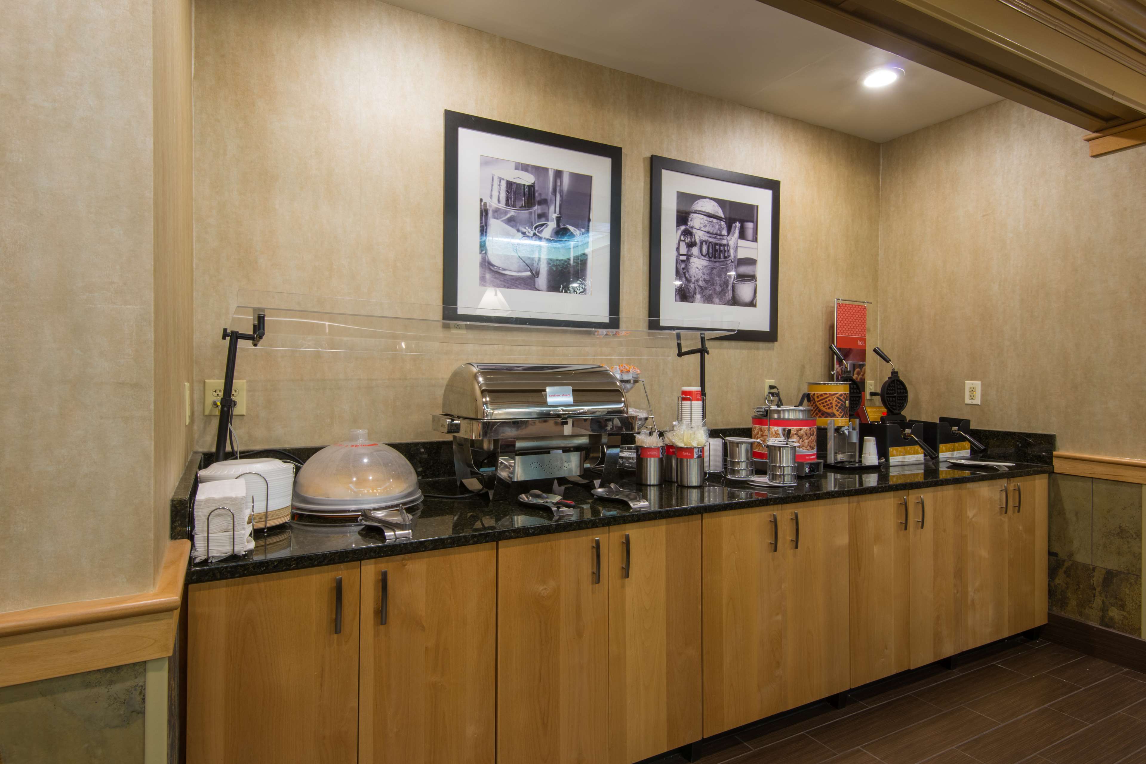 Hampton Inn Wilkesboro - photo 13