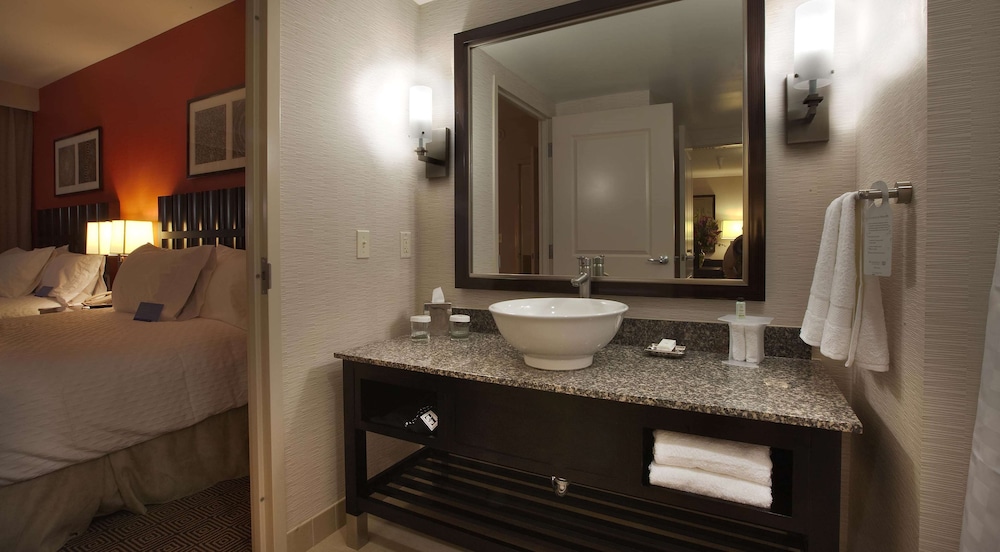 Embassy Suites Palmdale - photo 22