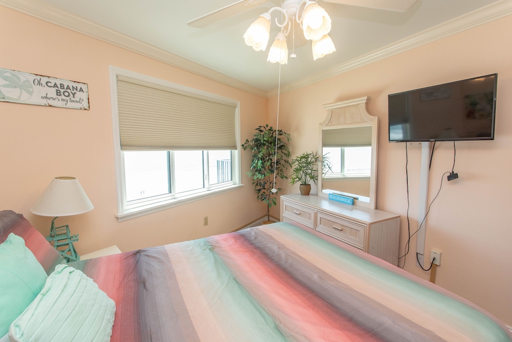 Royal Garden Resort 401 3 Bedroom Condo by Redawning - photo 9